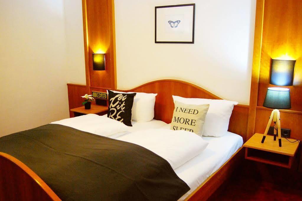 พาร์คโฮเทล แบร์คไฮม์ Hotel แบร์กไฮม์ ภายนอก รูปภาพ
