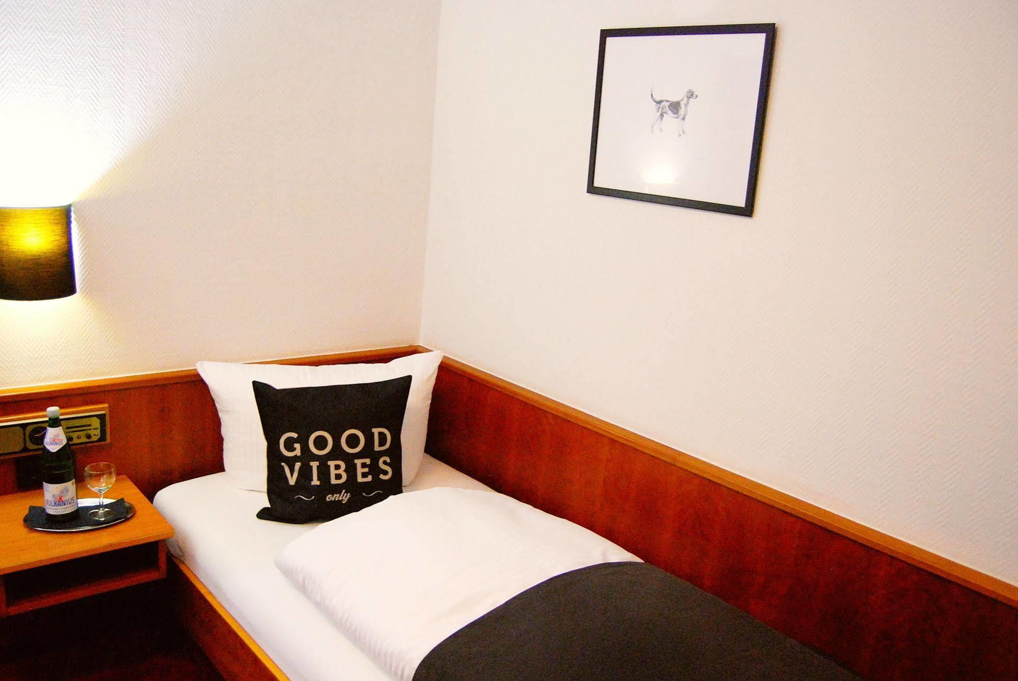 พาร์คโฮเทล แบร์คไฮม์ Hotel แบร์กไฮม์ ภายนอก รูปภาพ